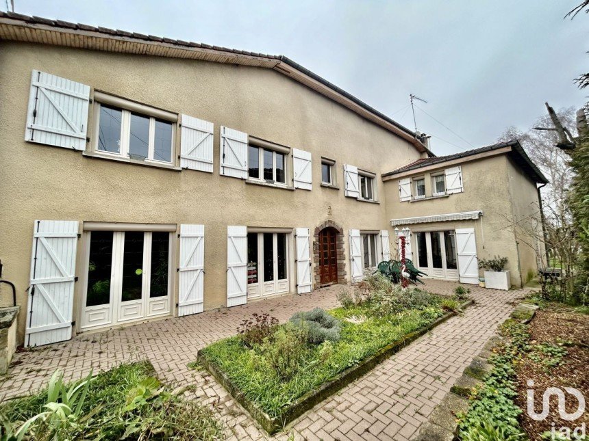Maison 9 pièces de 291 m² à Dombasle-en-Xaintois (88500)
