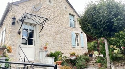 House 5 rooms of 155 m² in Saint-Péreuse (58110)
