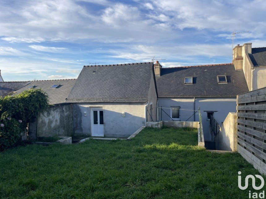 Maison 5 pièces de 80 m² à Pont-de-Buis-lès-Quimerch (29590)