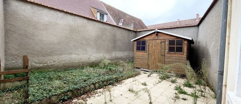 House 3 rooms of 65 m² in Cosne-Cours-sur-Loire (58200)