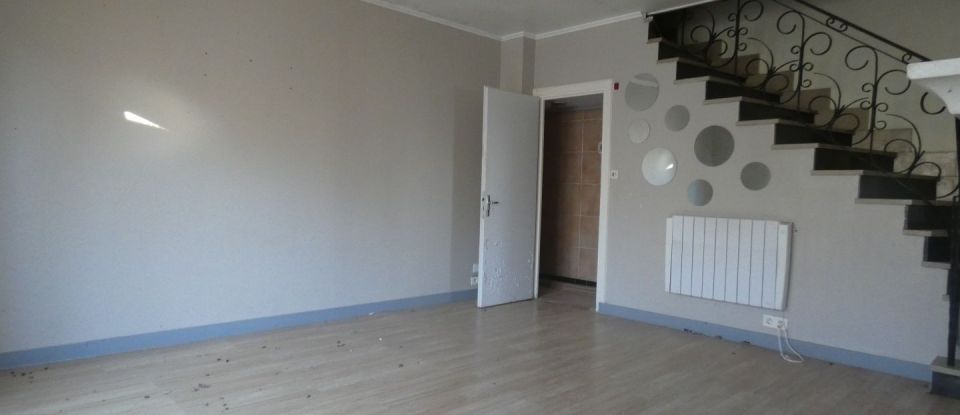 House 8 rooms of 225 m² in Niort (79000)