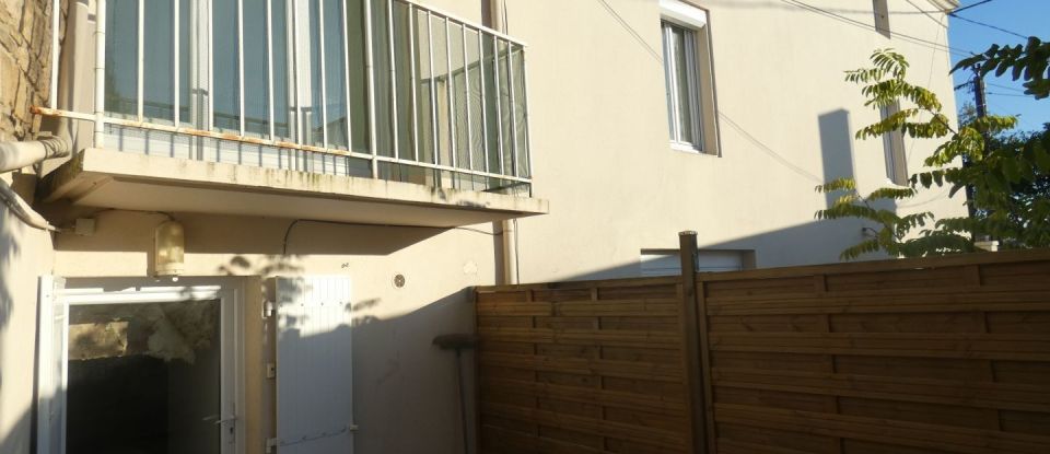 House 8 rooms of 225 m² in Niort (79000)