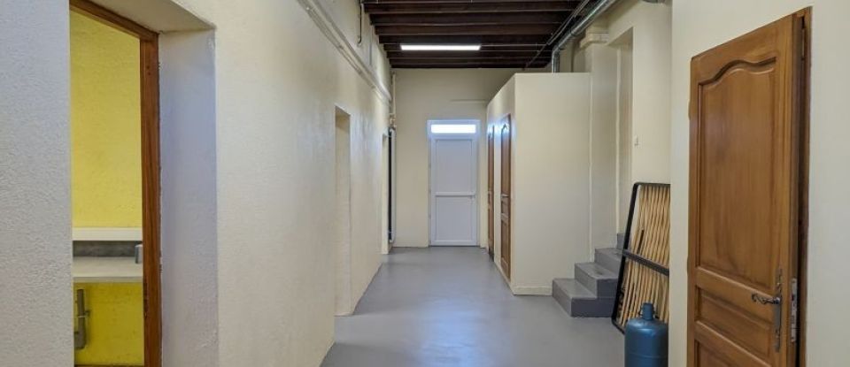 Maison 7 pièces de 235 m² à Saint-Laurent-la-Conche (42210)