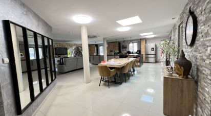 Maison 8 pièces de 339 m² à Montfort-le-Gesnois (72450)