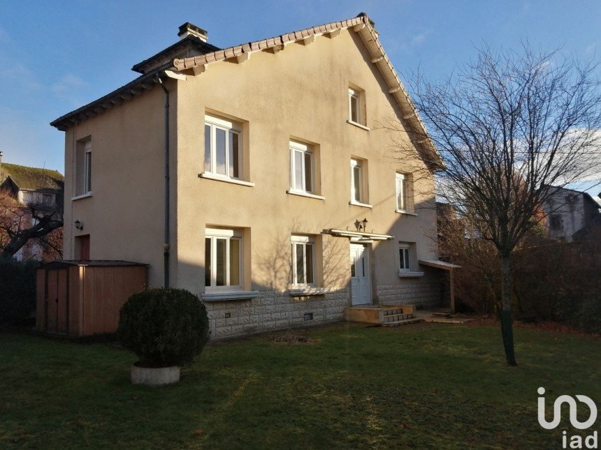 House 5 rooms of 149 m² in Pleaux (15700)