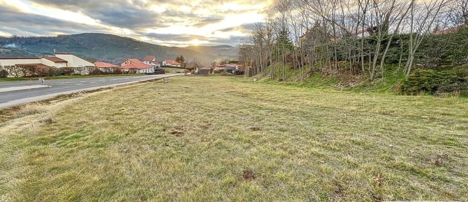 Land of 986 m² in Coubon (43700)