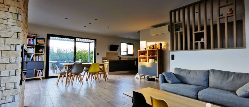 Maison d’architecte 4 pièces de 106 m² à Nages-et-Solorgues (30114)