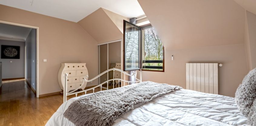 House 7 rooms of 169 m² in Saint-Jean-de-Beauregard (91940)