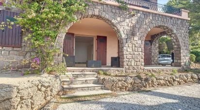 House 8 rooms of 240 m² in LES ISSAMBRES (83380)