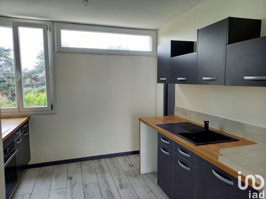 Appartement 5 pièces de 90 m² à Agen (47000)