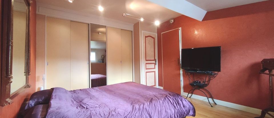 House 7 rooms of 149 m² in Saint-Arnoult-en-Yvelines (78730)