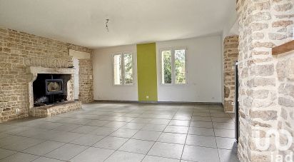 House 7 rooms of 180 m² in Périgné (79170)