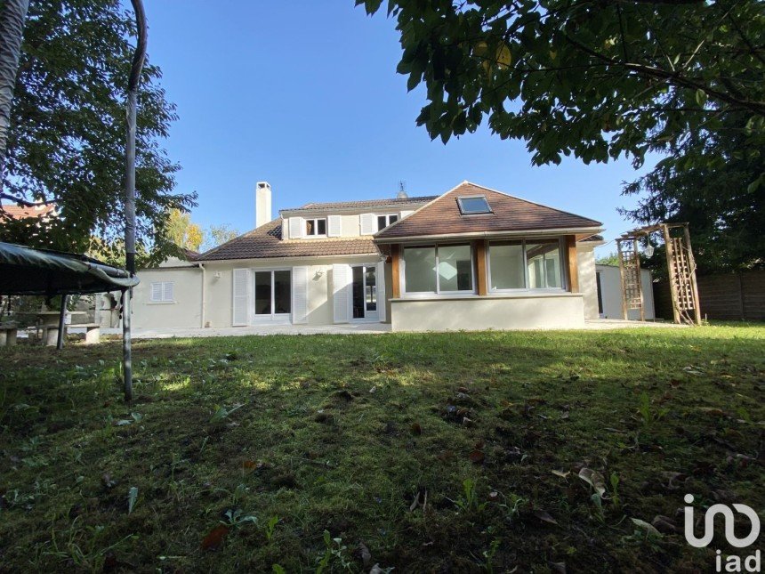 Maison 7 pièces de 224 m² à Longpont-sur-Orge (91310)