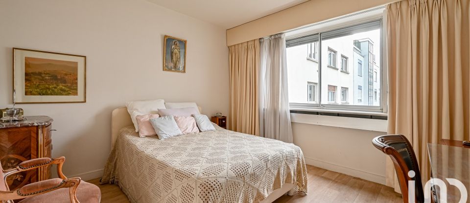 Apartment 4 rooms of 97 m² in Paris (75015)