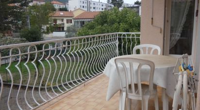House 6 rooms of 120 m² in Laragne-Montéglin (05300)