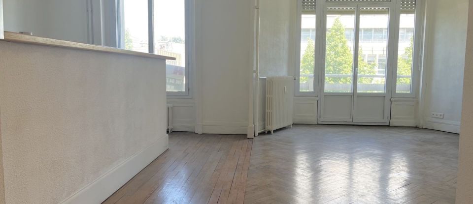Apartment 3 rooms of 77 m² in Saint-Étienne (42000)