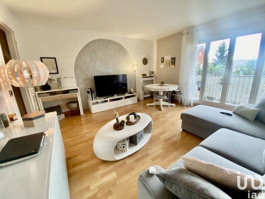 Appartement 3 pièces de 63 m² à Saint-Maur-des-Fossés (94100)