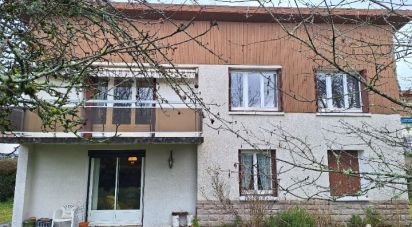 House 5 rooms of 141 m² in Arpajon-sur-Cère (15130)