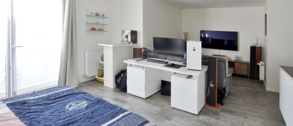 Apartment 1 room of 43 m² in Moissy-Cramayel (77550)