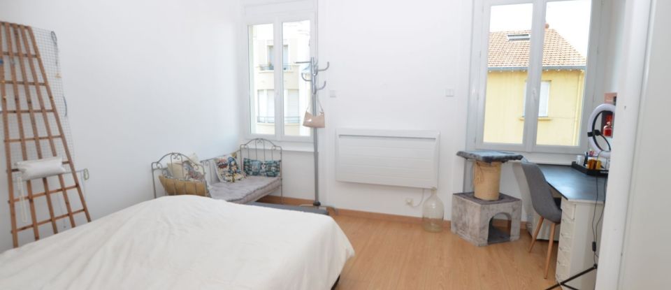 Appartement 4 pièces de 90 m² à Montrond-les-Bains (42210)