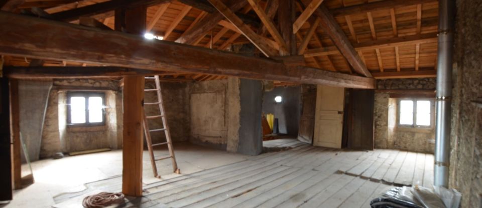 Maison 5 pièces de 130 m² à Saint-Pal-de-Chalencon (43500)