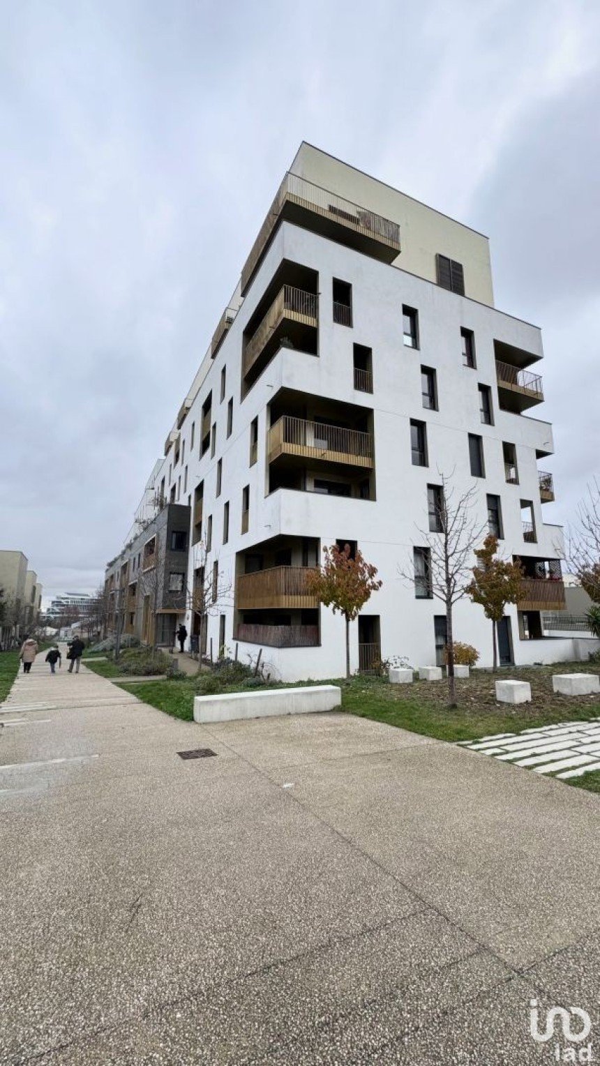 Appartement 3 pièces de 60 m² à Romainville (93230)