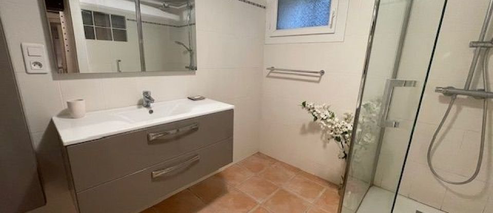 House 7 rooms of 135 m² in Lanquais (24150)