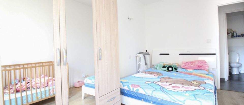 Apartment 3 rooms of 64 m² in Paris (75020)