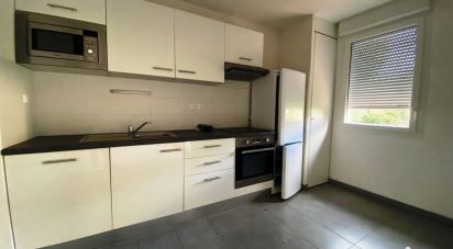 Apartment 3 rooms of 69 m² in Castelginest (31780)