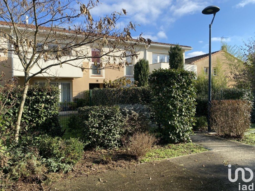 Appartement 3 pièces de 69 m² à Castelginest (31780)