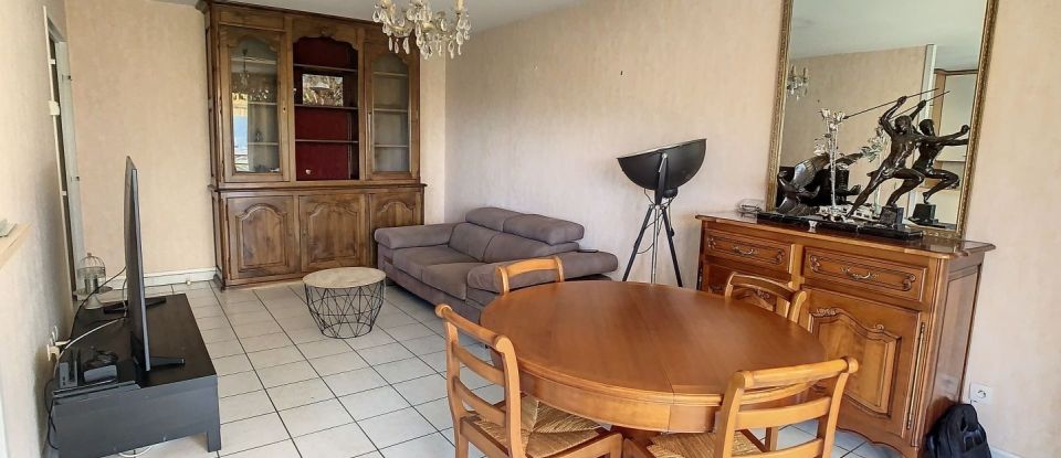 Apartment 3 rooms of 69 m² in Crolles (38920)