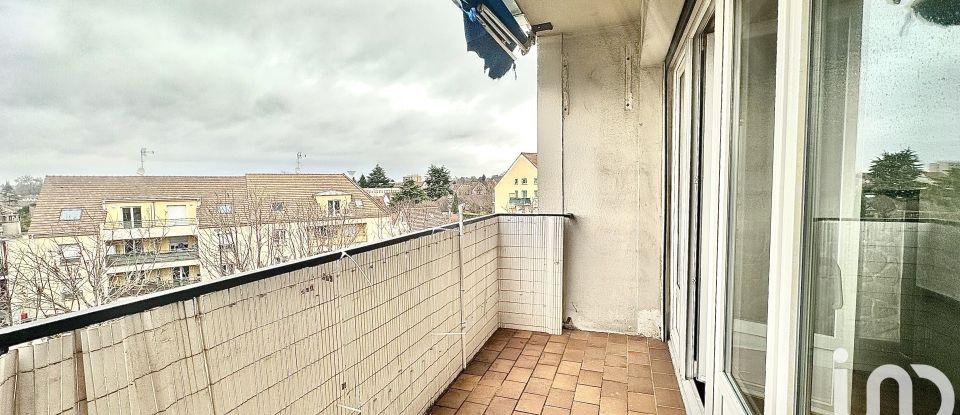 Apartment 4 rooms of 72 m² in Chilly-Mazarin (91380)