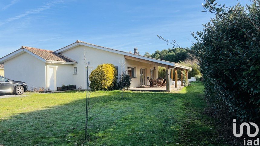 House 4 rooms of 147 m² in Audenge (33980)