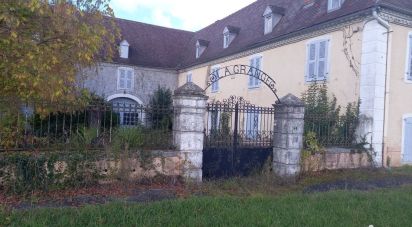 Traditional house 11 rooms of 530 m² in Sauveterre-de-Béarn (64390)