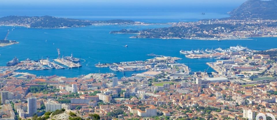 Appartement 3 pièces de 60 m² à Toulon (83000)