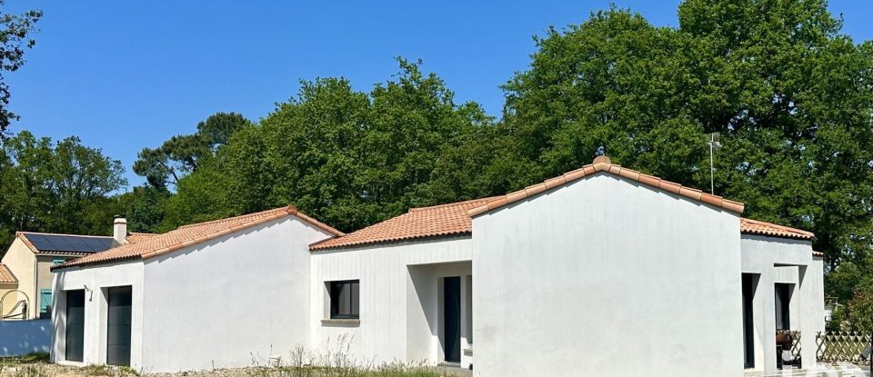 Maison 5 pièces de 124 m² à Châteauneuf (85710)