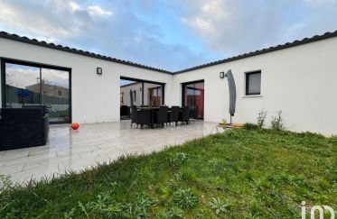 House 4 rooms of 106 m² in Angliers (17540)