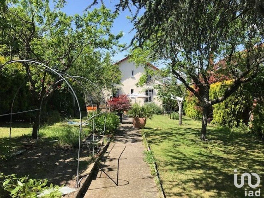 House 5 rooms of 120 m² in Corbeil-Essonnes (91100)