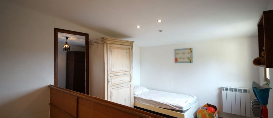 Maison 9 pièces de 277 m² à Villedieu (84110)