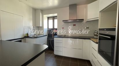 House 6 rooms of 120 m² in Saint-Chéron (91530)