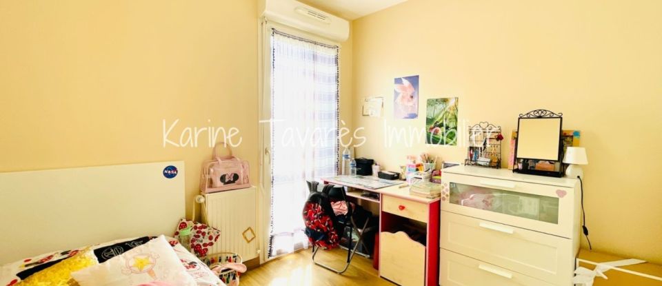 Apartment 4 rooms of 80 m² in Les Ulis (91940)