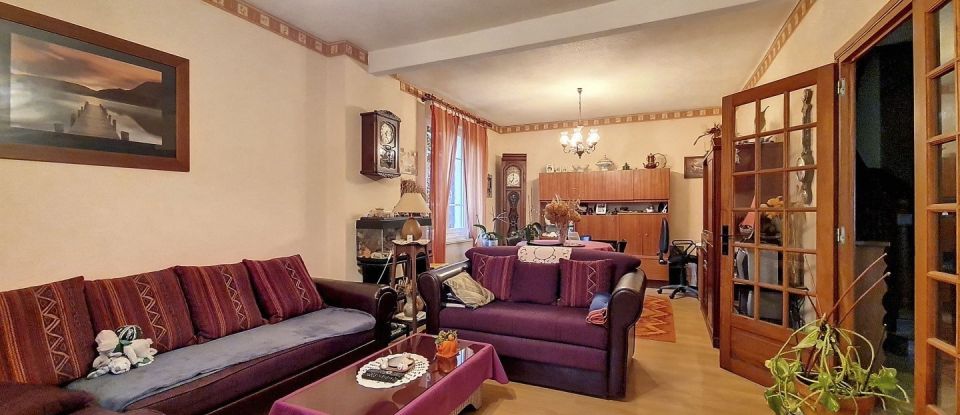 House 5 rooms of 102 m² in Ploëzal (22260)