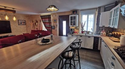 Maison 3 pièces de 77 m² à Villefranche-du-Périgord (24550)