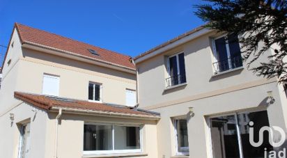 House 9 rooms of 210 m² in Brie-Comte-Robert (77170)