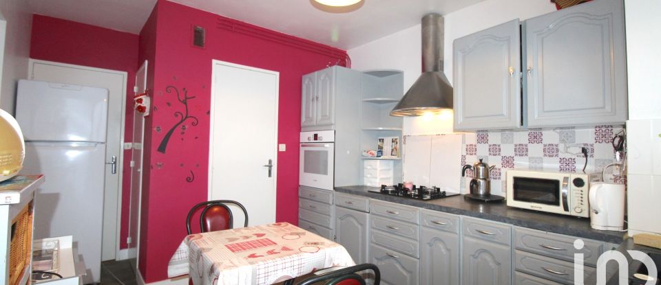 Apartment 3 rooms of 67 m² in Allonnes (72700)