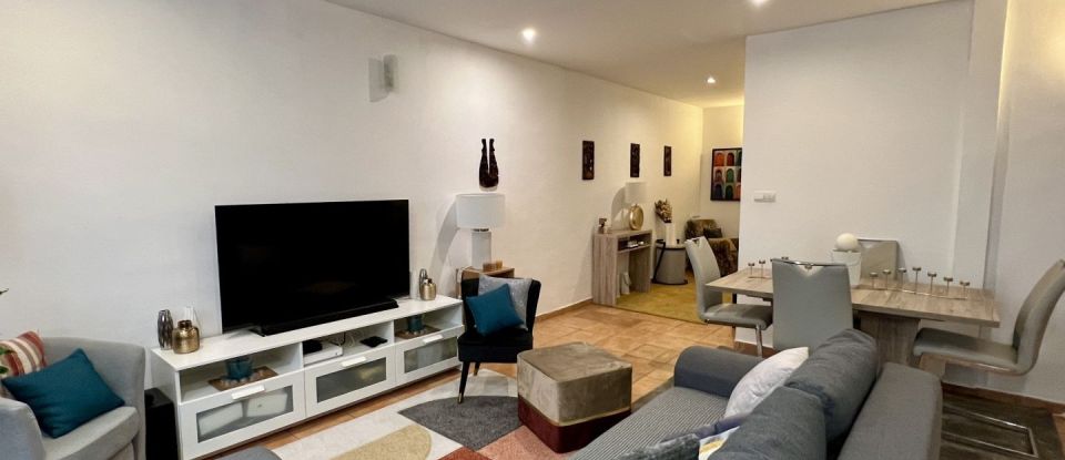 Apartment 3 rooms of 70 m² in Auriol (13390)