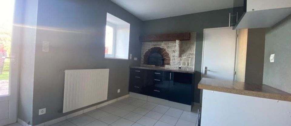 House 4 rooms of 95 m² in Vérines (17540)