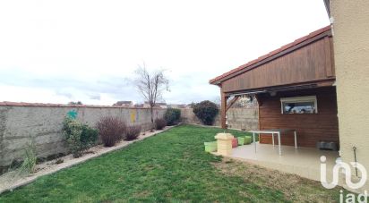 Traditional house 5 rooms of 104 m² in Commelle-Vernay (42120)