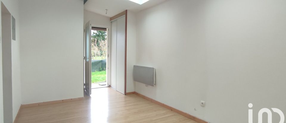 House 2 rooms of 47 m² in - (14380)