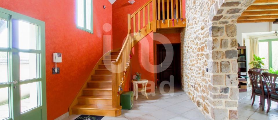 House 8 rooms of 240 m² in Favières (77220)